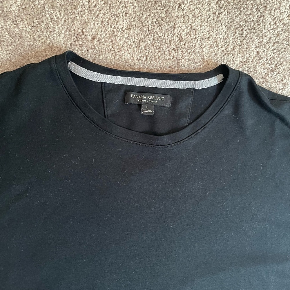 Banana Republic Men's Classic Black Tee
